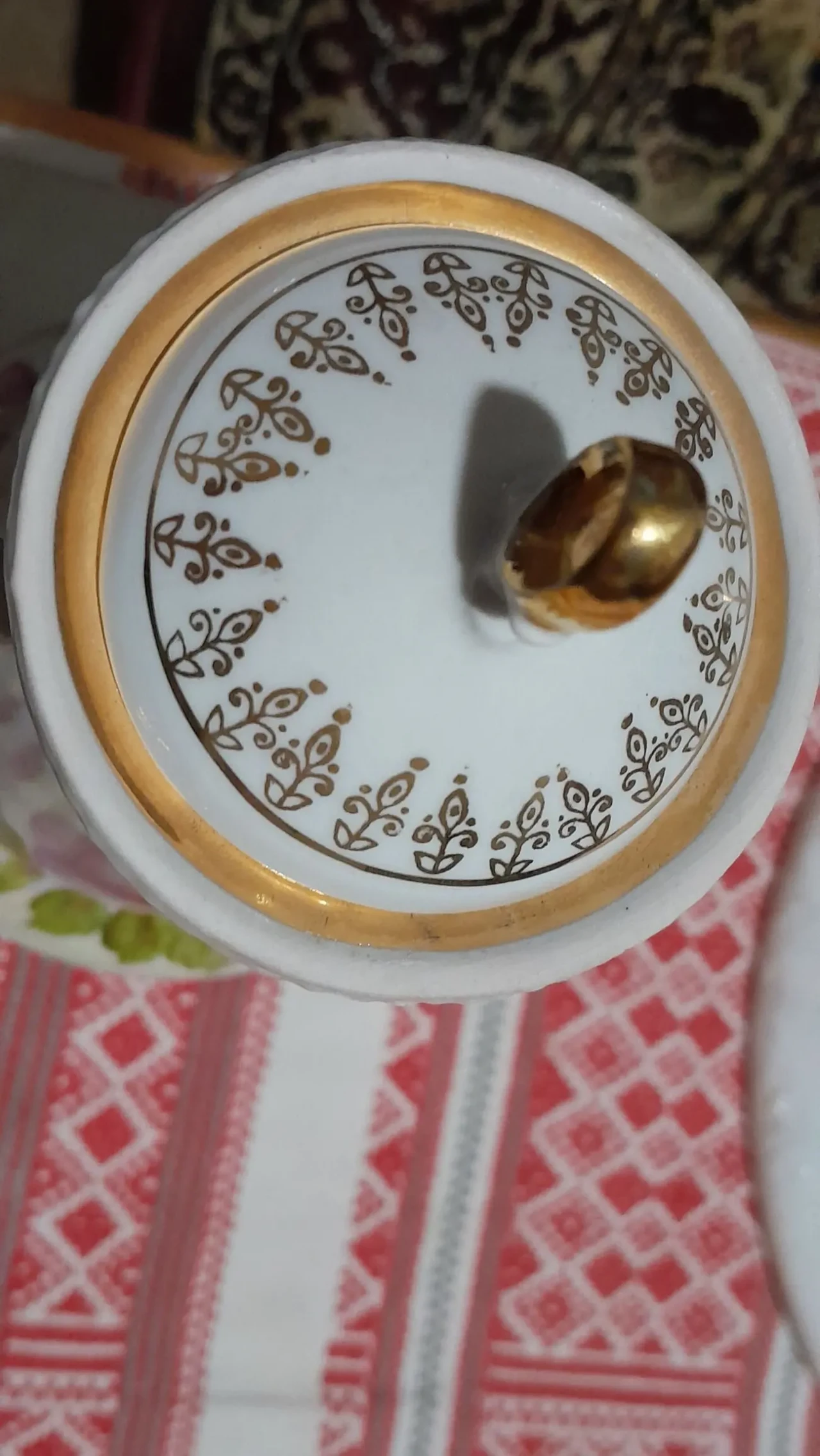 Шикарный кофейник с золотыми узорами. Новый 8