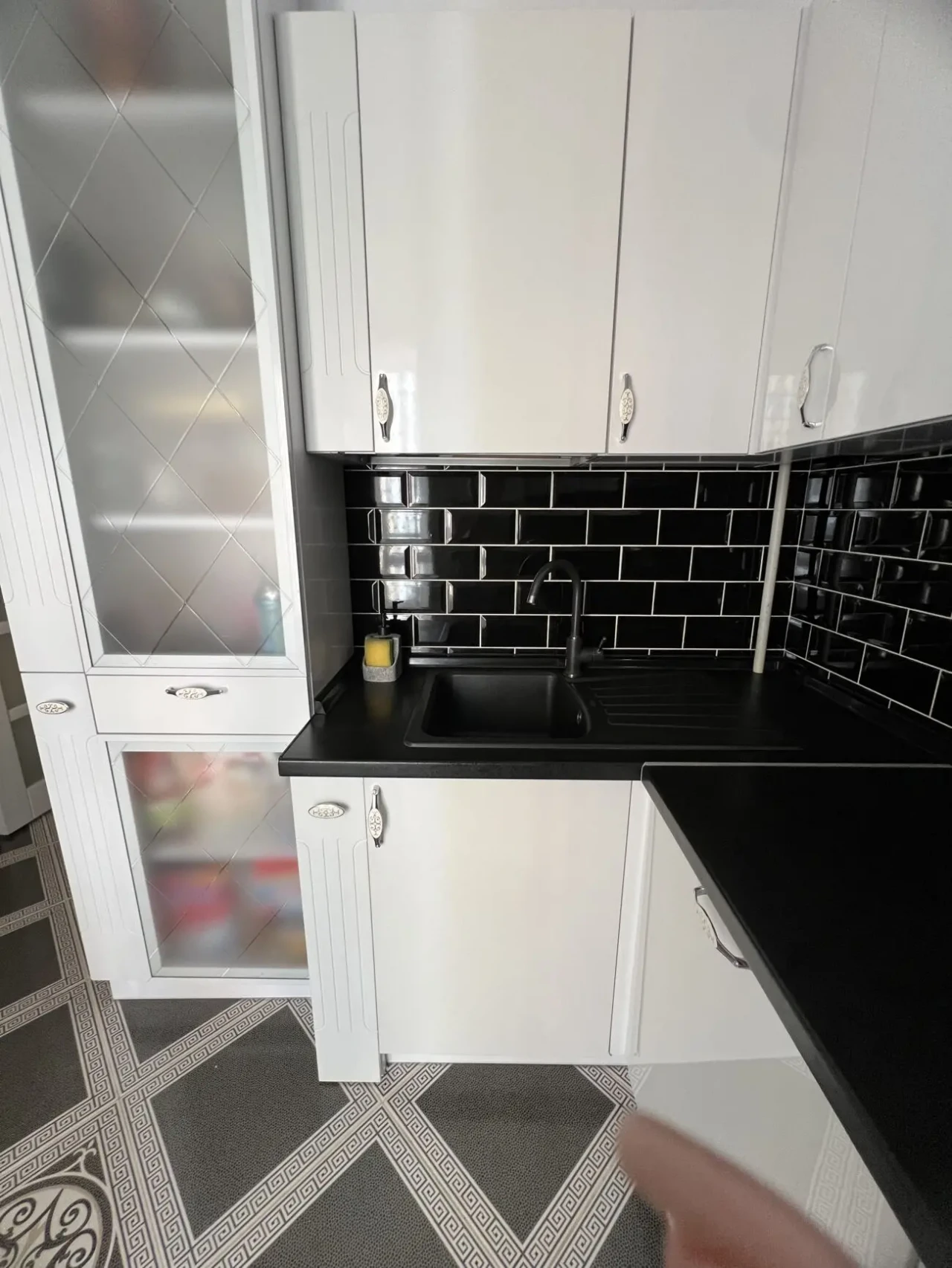 Продаж стильної та затишної однокімнатної квартири На Щасливому 10