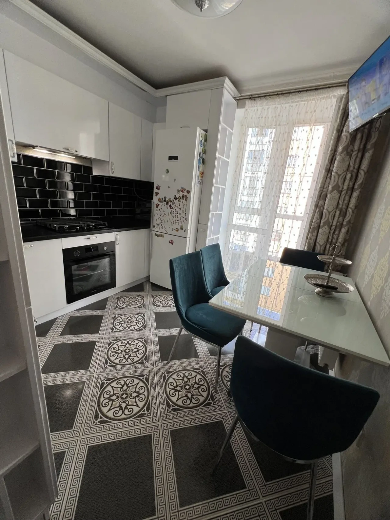 Продаж стильної та затишної однокімнатної квартири На Щасливому 7