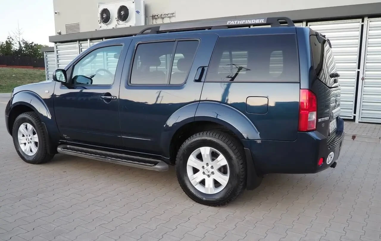 Nissan Pathfinder 6