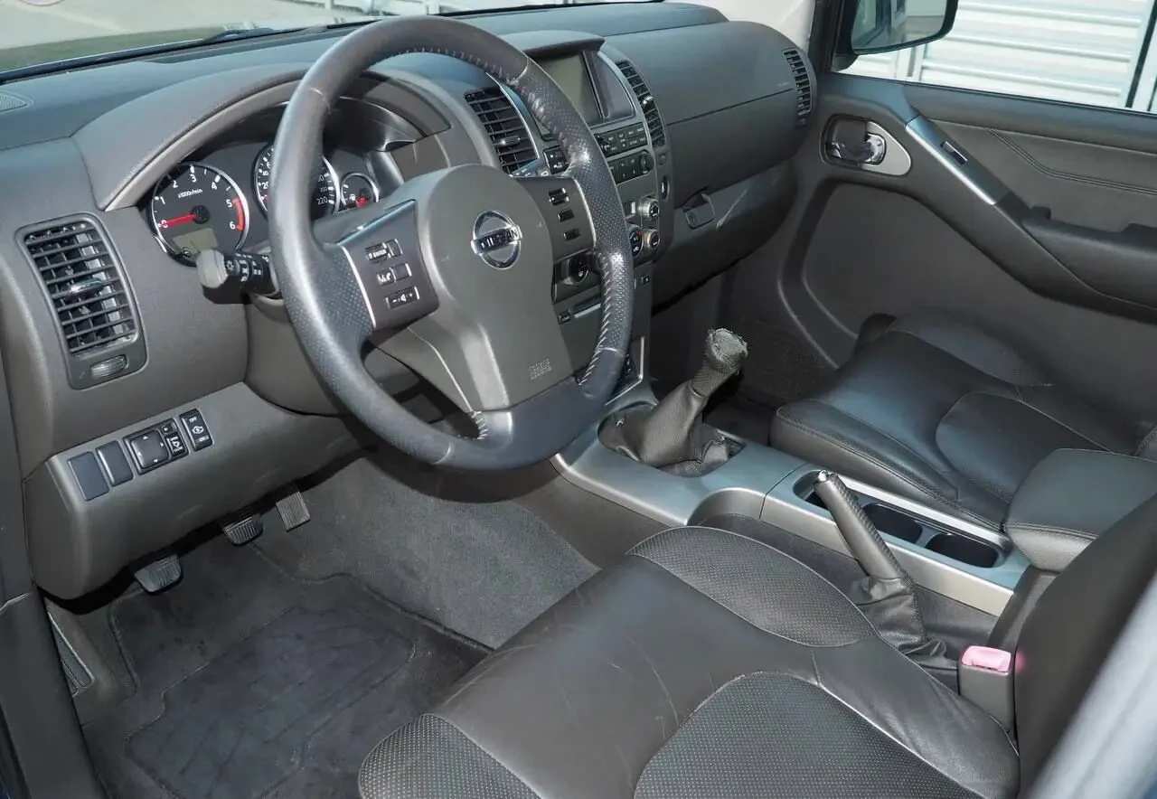 Nissan Pathfinder 5