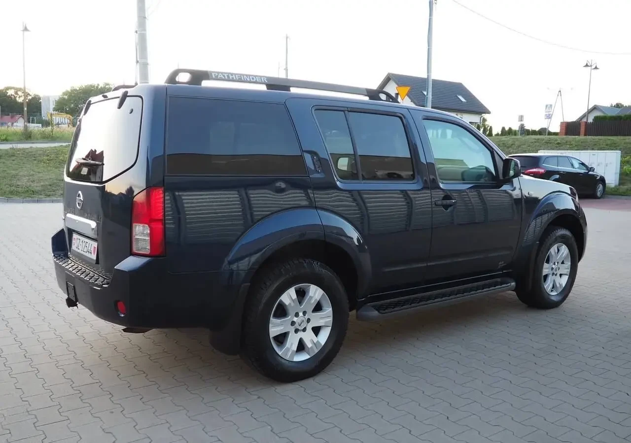 Nissan Pathfinder 7