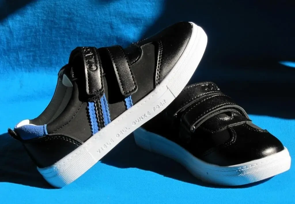 Чудові кросівки, кеди, 19,5 см устілка, нові 3