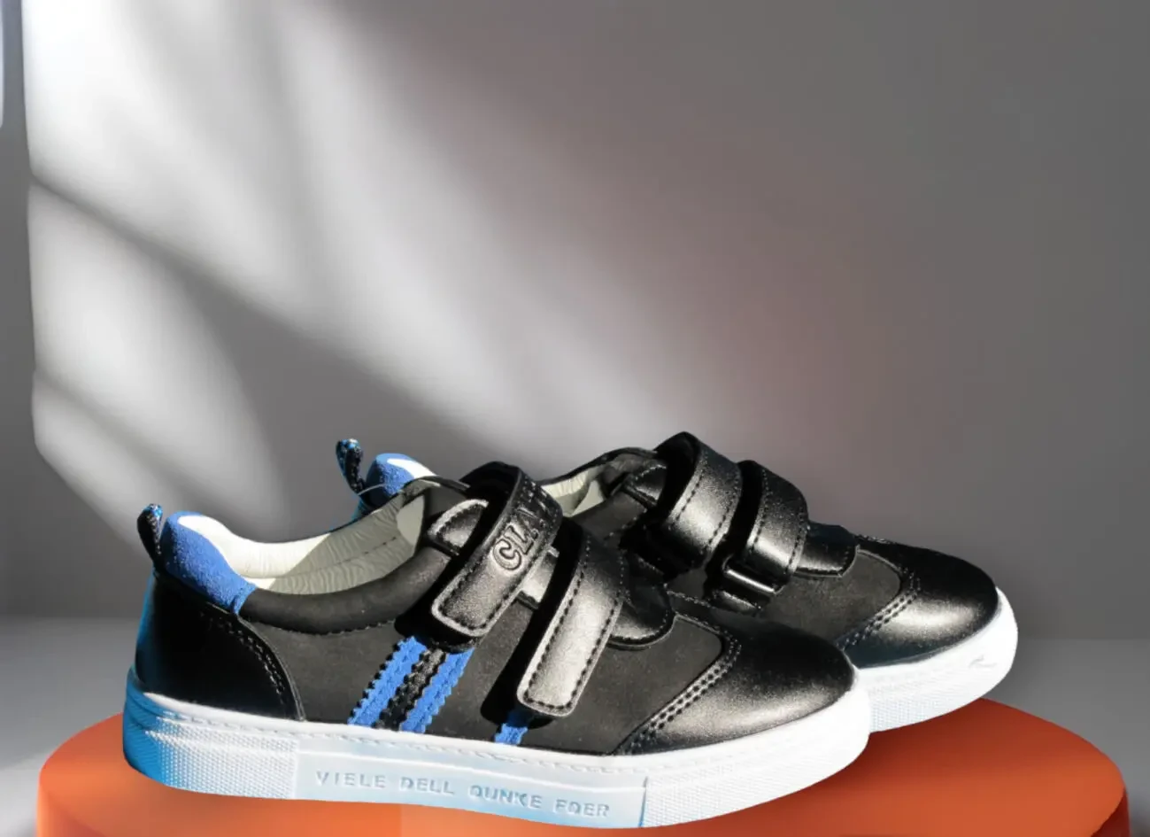 Чудові кросівки, кеди, 19,5 см устілка, нові 2