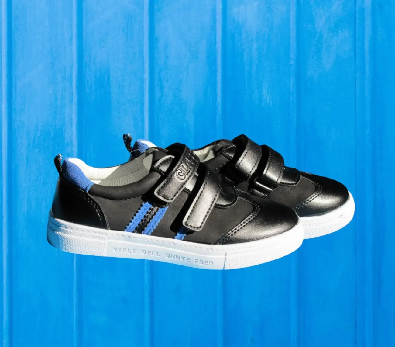 Чудові кросівки, кеди, 19,5 см устілка, нові