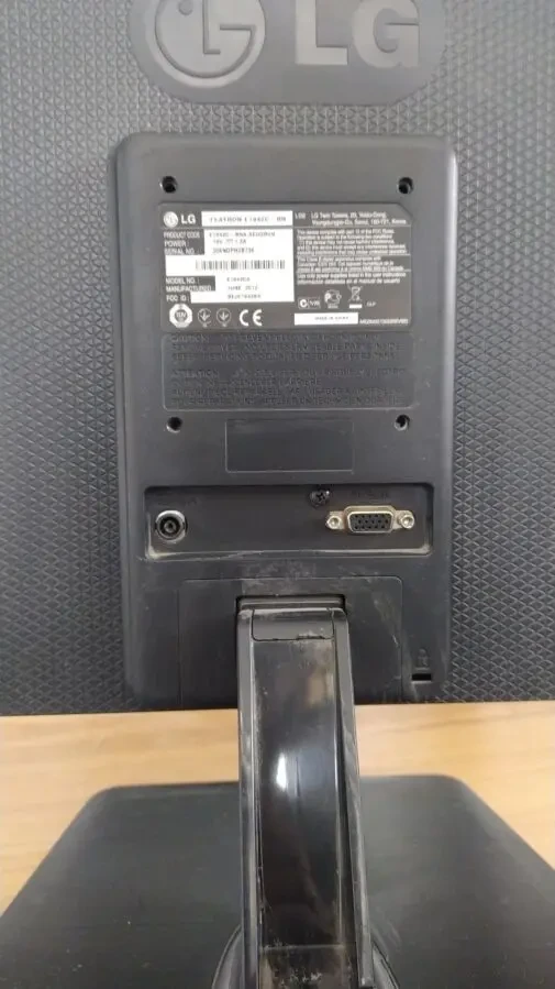 18.5  LCD  б/у монитор LG Electronics E1942C-BN 3