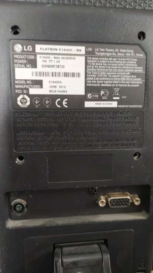 18.5  LCD  б/у монитор LG Electronics E1942C-BN 5