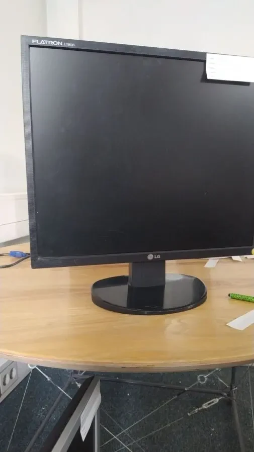 Монітор 19 дюймов LG Electronics L1953S-BF