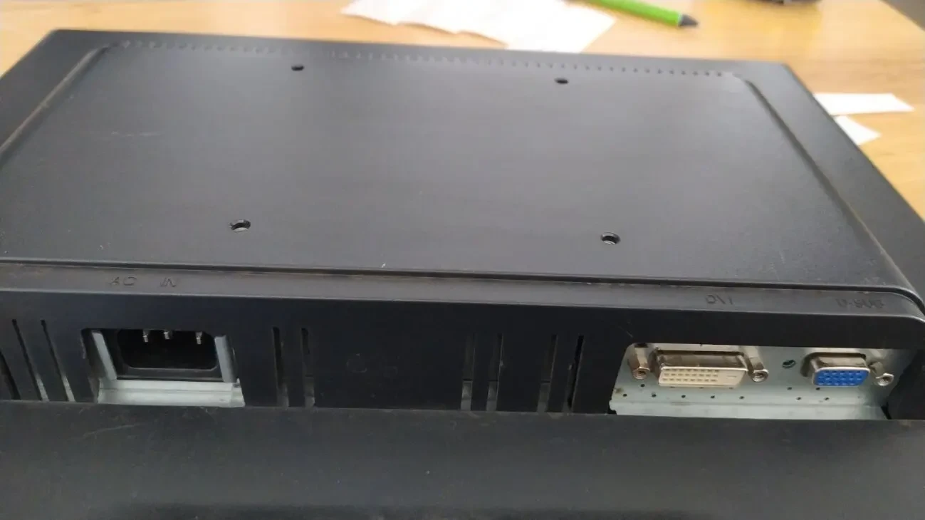 19 дюймов  LCD  б/у монитор ViewSonic VA925-LED 5