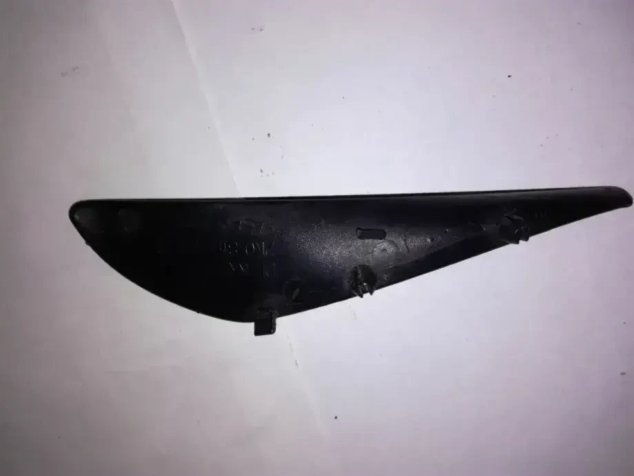 Накладка правого крила Volkswagen Caddy 2004-2010 4