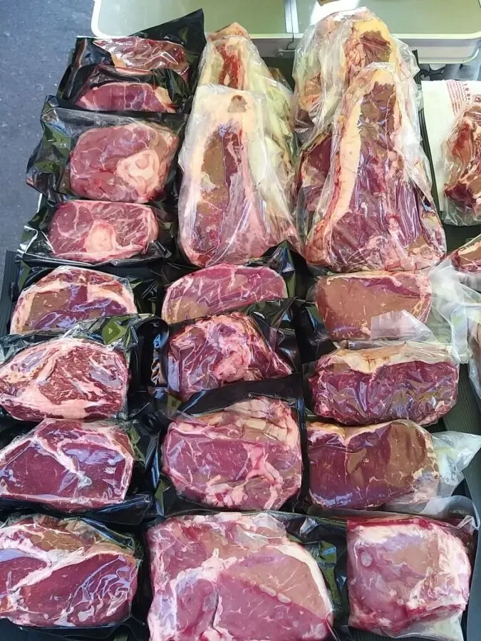 Витриманий стейк Київ, стейк рібай Київ, філе міньон Київ