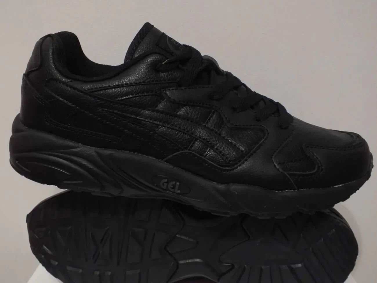 Кросівки красовки ASICS GEL-DIABLO   43 46 розмір   00298