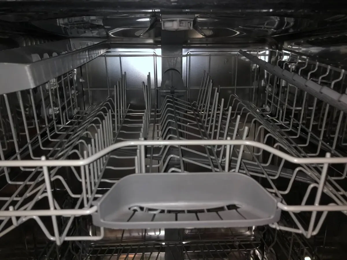 посудомийна машина 4