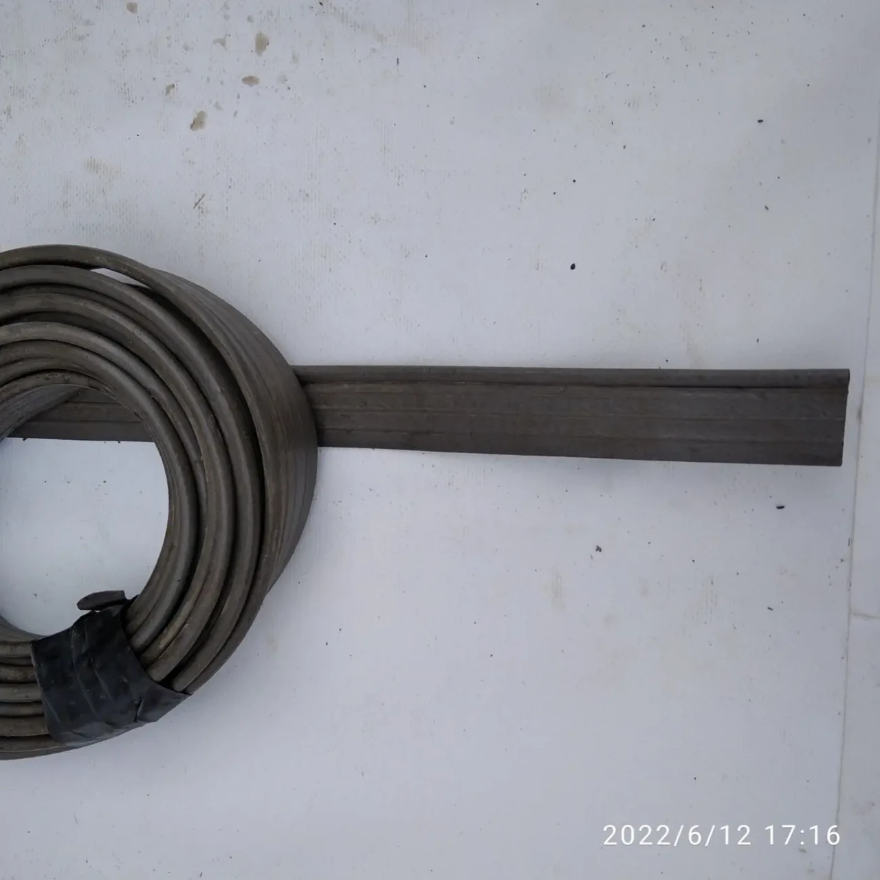 Уплотнители крыльев на ГАЗ-21 новые. 3