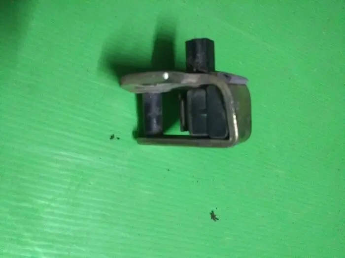 Скоба замка дверей з кінцевиком 2m51-f21982-aa Форд Мондео 3 Ford 2