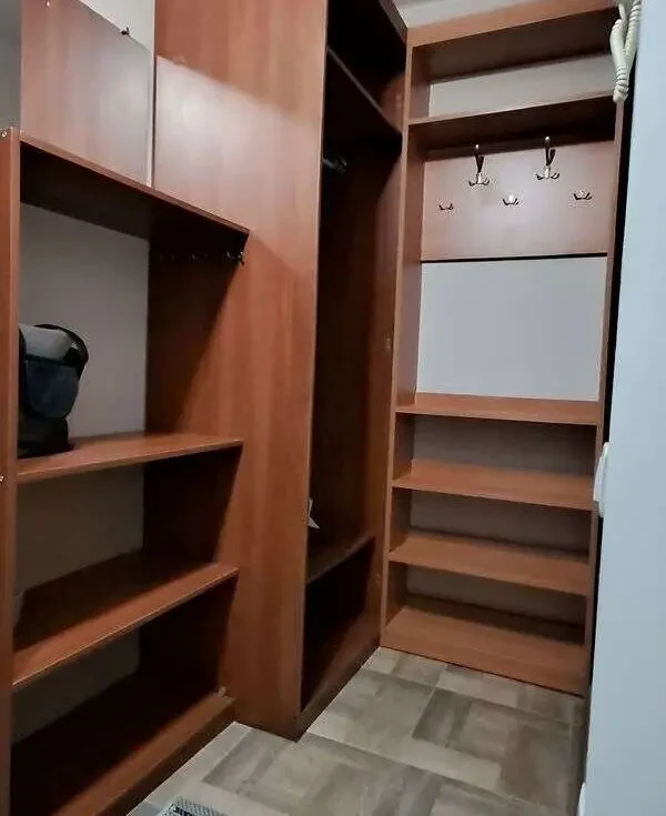 1 комнатная квартира с ремонтом, Инглези/Жукова 6