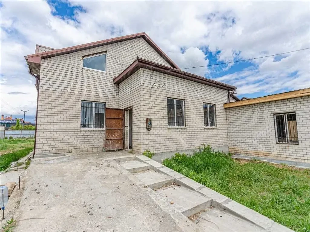 Продається новий, затишний будинок в Розсошенцях 5