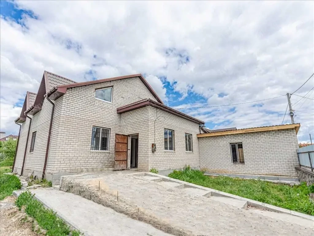 Продається новий, затишний будинок в Розсошенцях 4