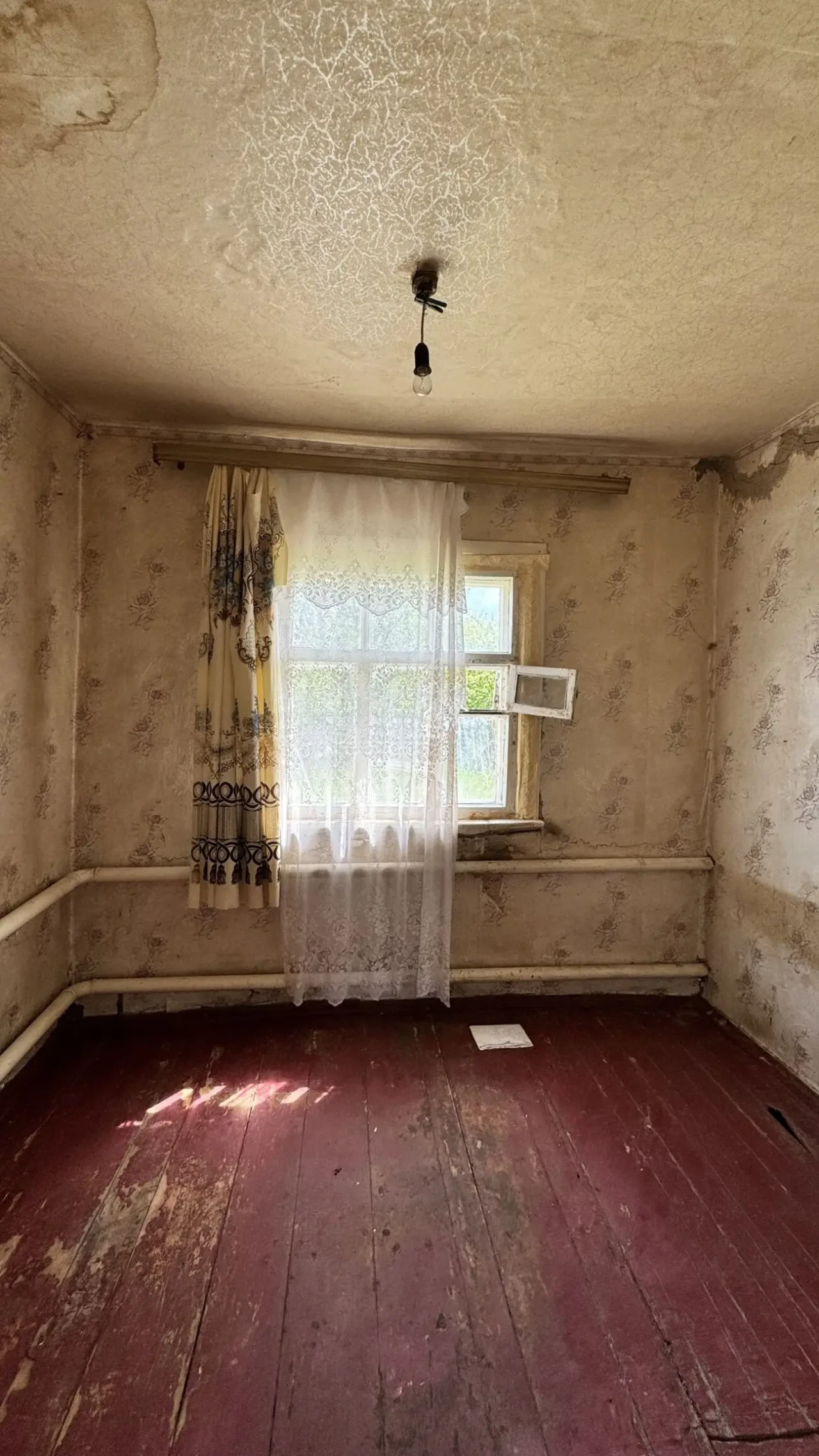 продам дом в Чугуеве (под ремонт) 3