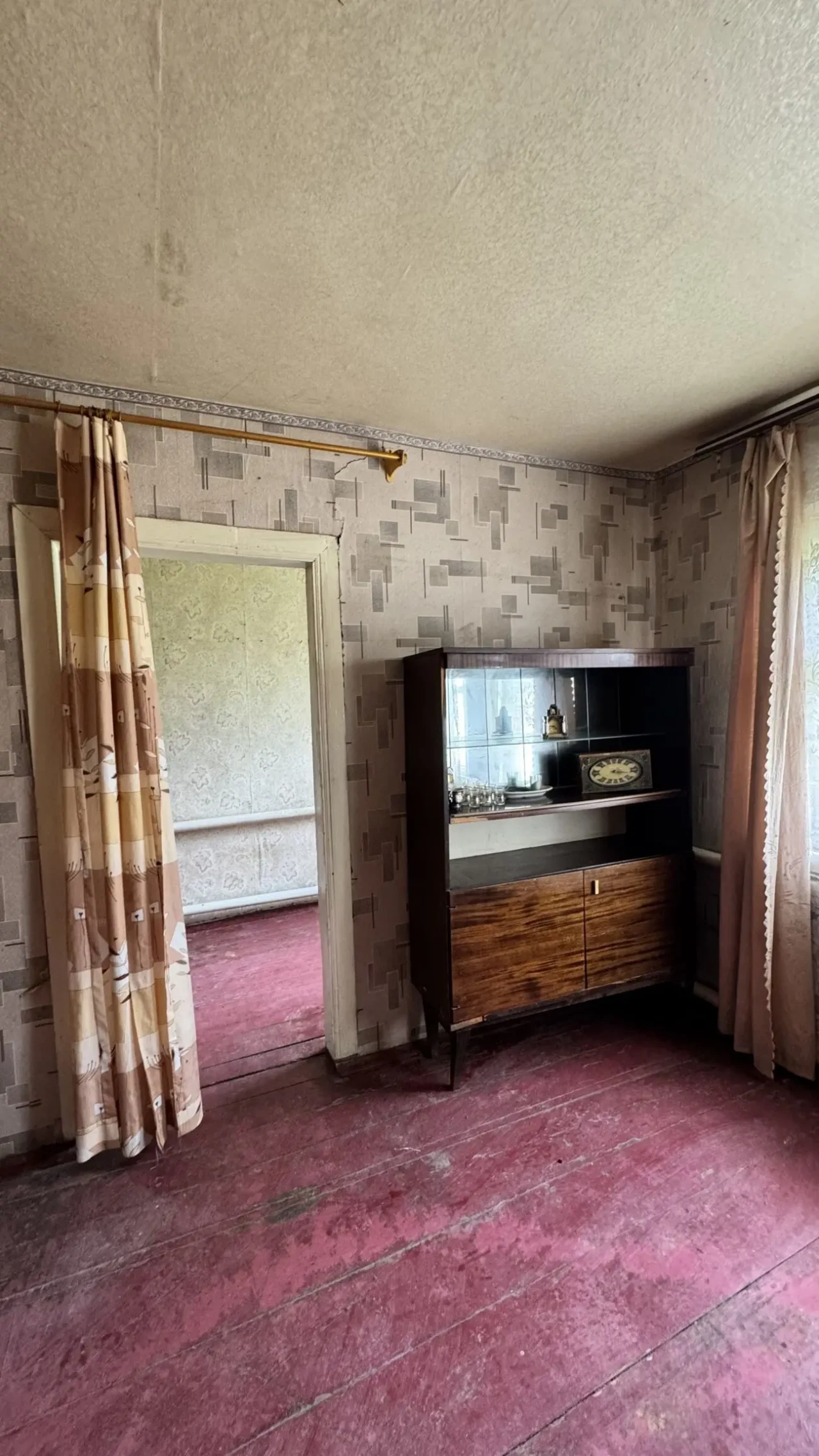 продам дом в Чугуеве (под ремонт) 6