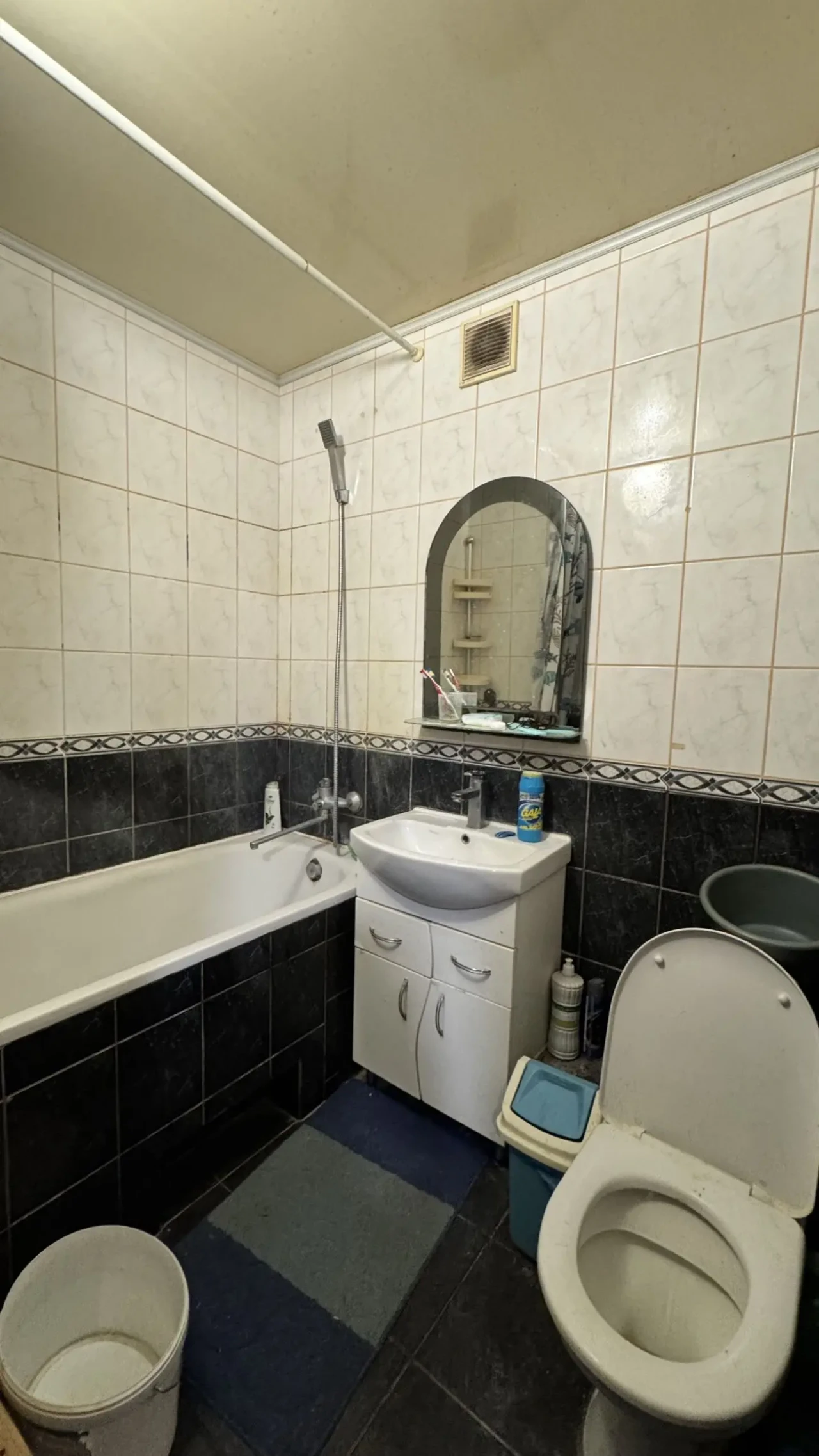 продам 3 к.кв в Чугуеве 9