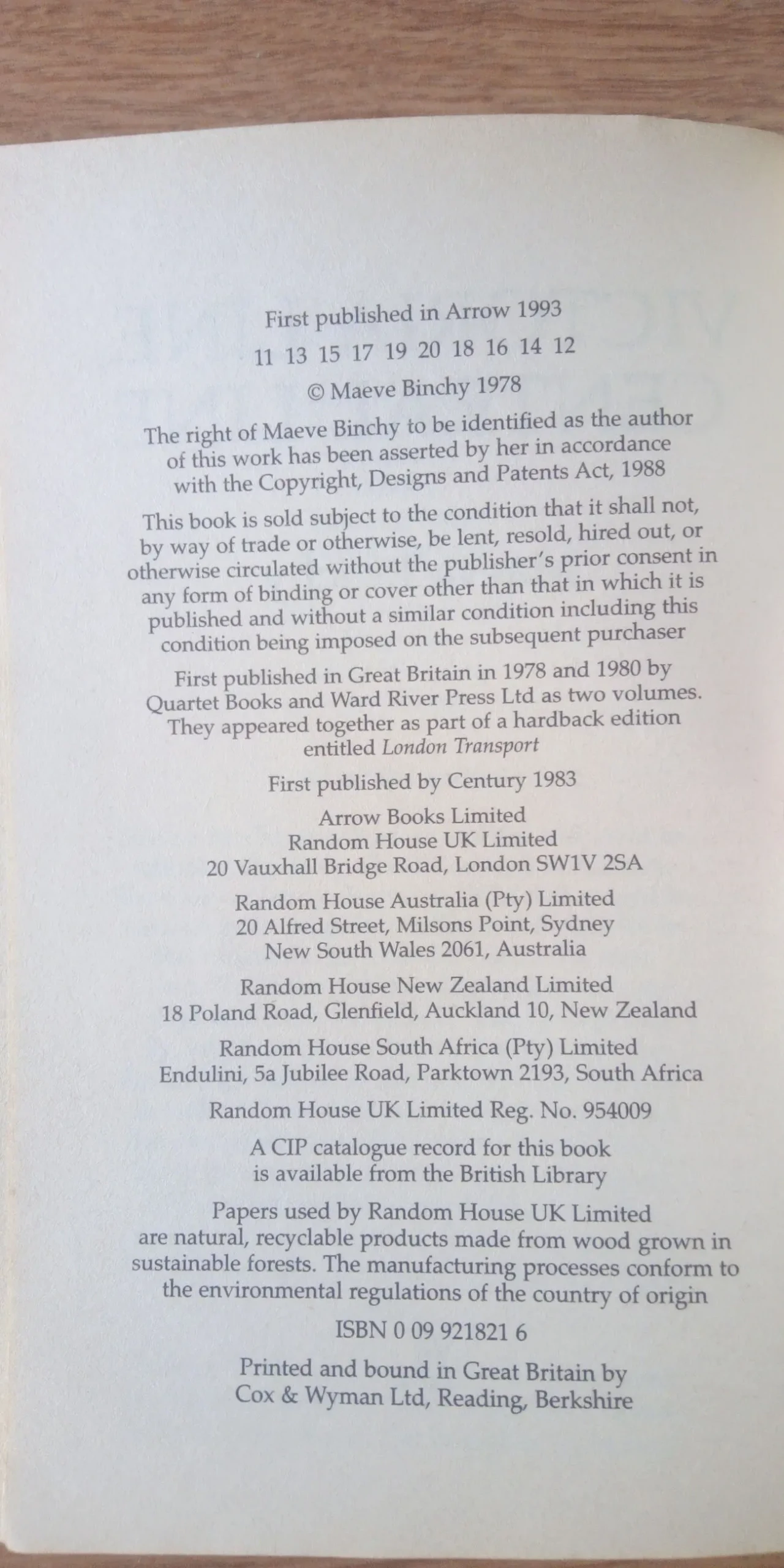 Victoria Line Central Line Maeve Binchy English на Английском книга 3