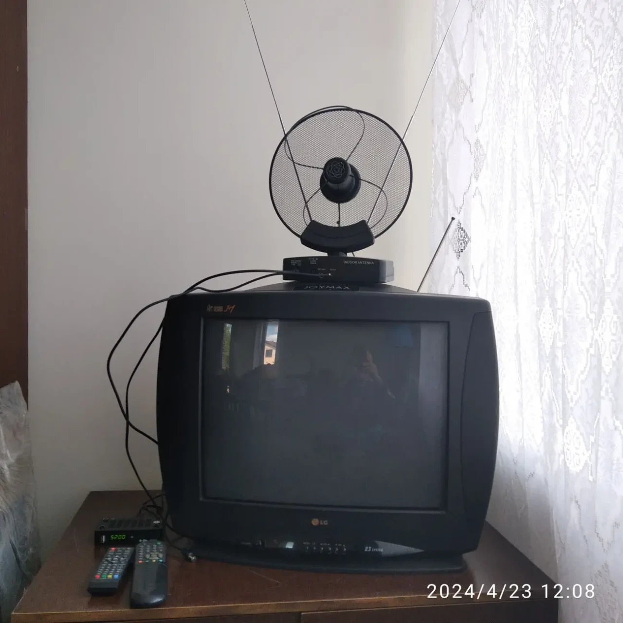 Телевизор LG 21 дюйм б/у,тюнер, антена. 3