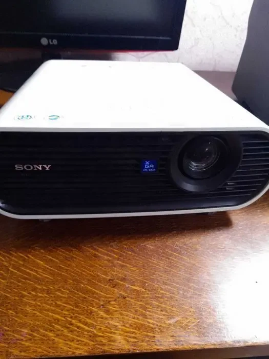 Продам, Фото проектор в новом состоянии.