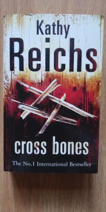 Cross Bones Kathy Reichs English на Английском книга