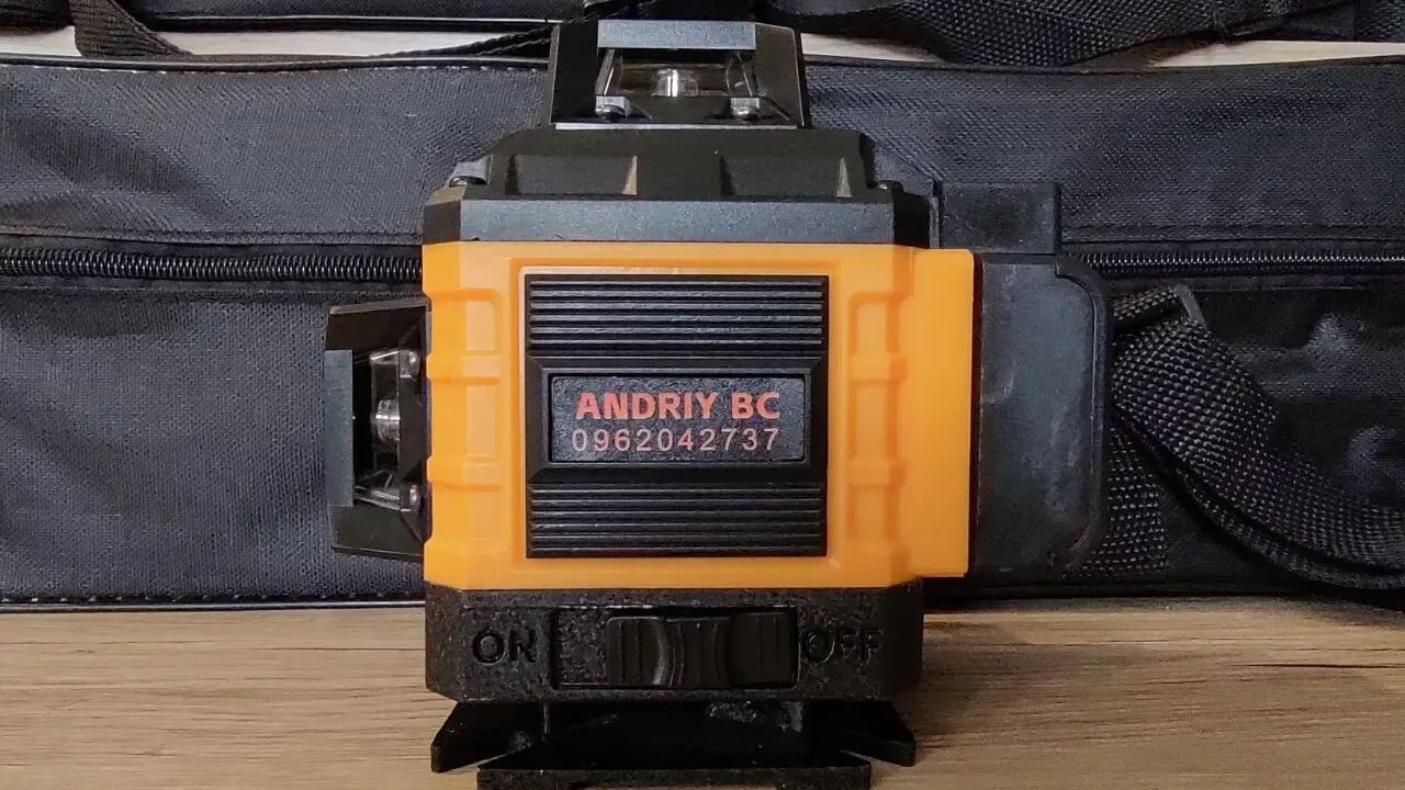 лазерний нівелір професійний 2