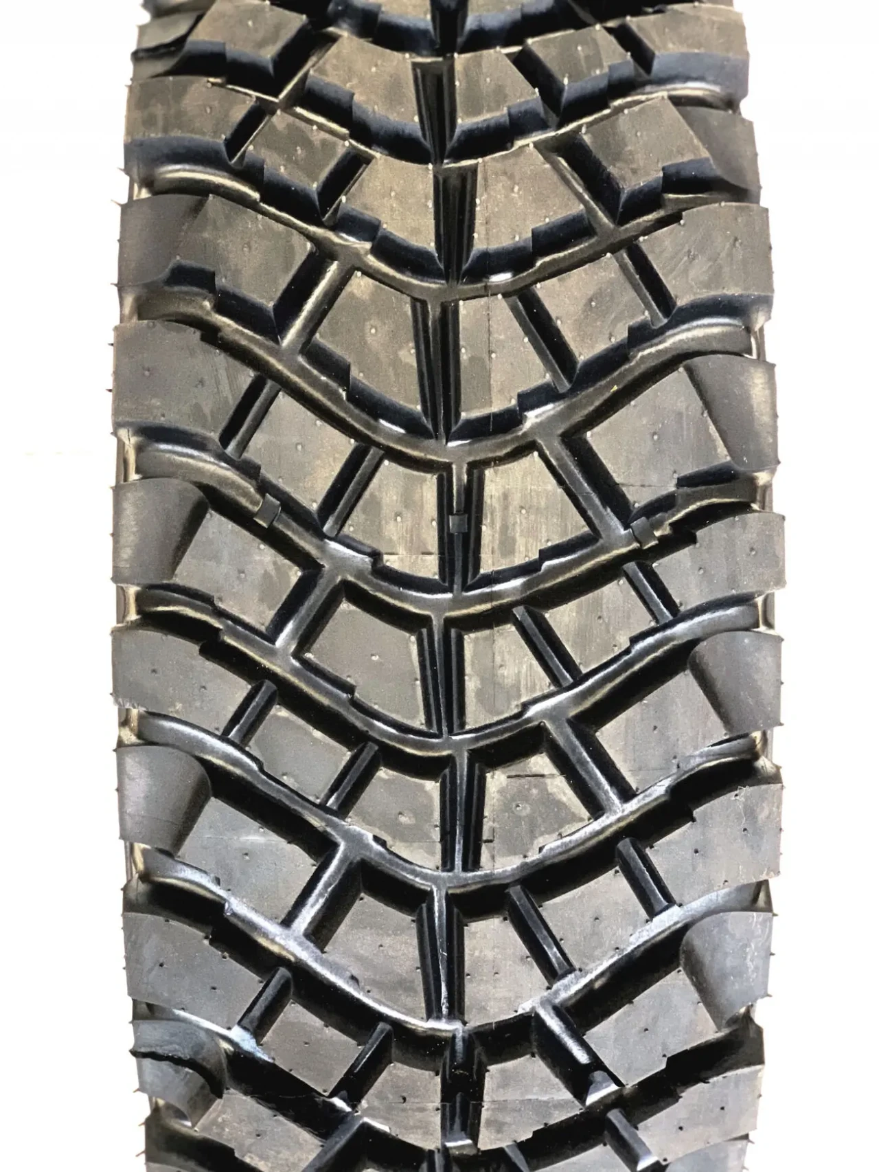 Шина болотна 265/65 R17 115Q резина грязь M/T TRAKKER Glob-Gum Poland 5