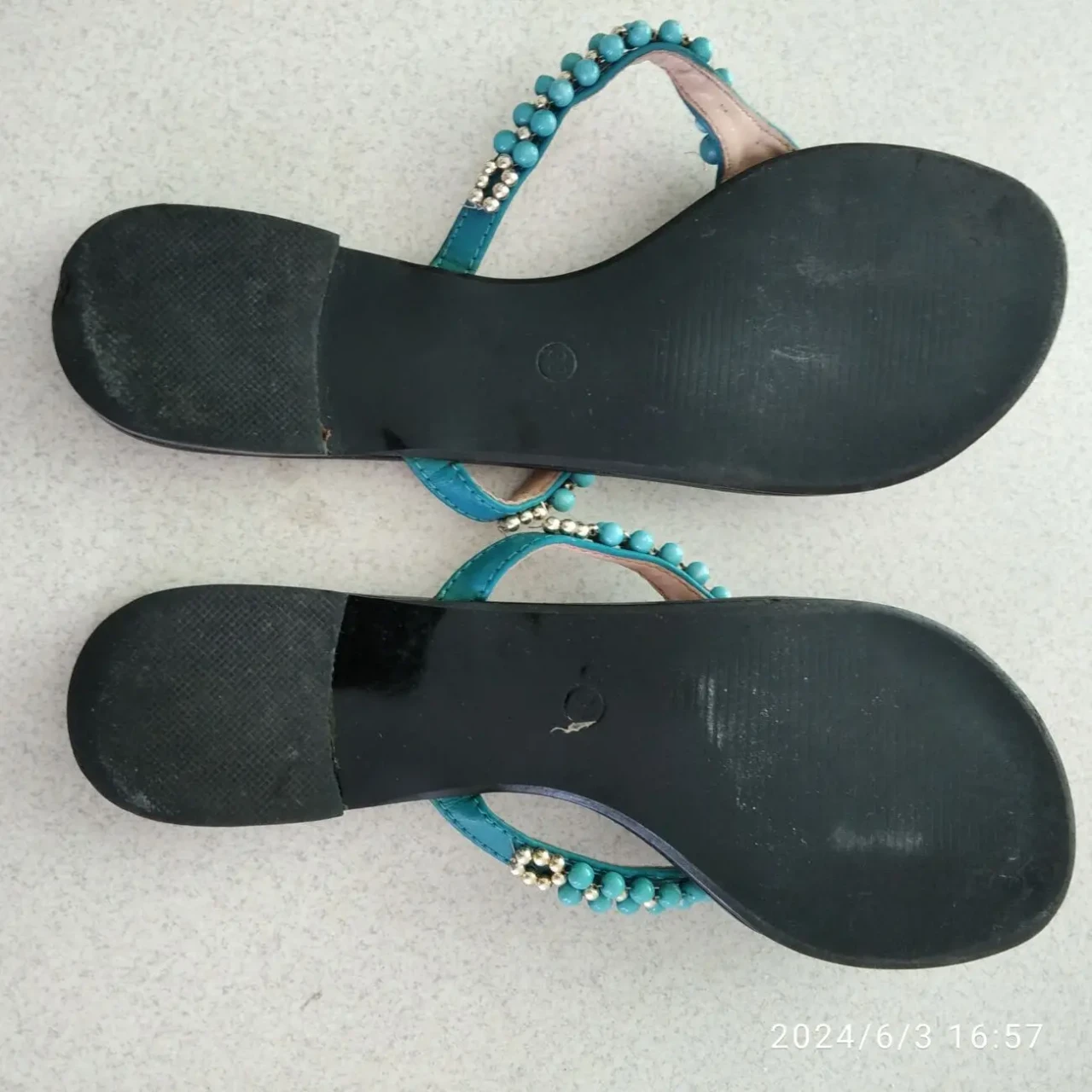 Босоножки женские б/у р.38см. 2