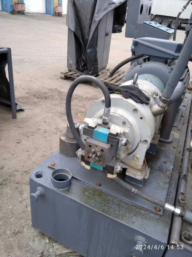 Прес брикетировачний модель 6238 3