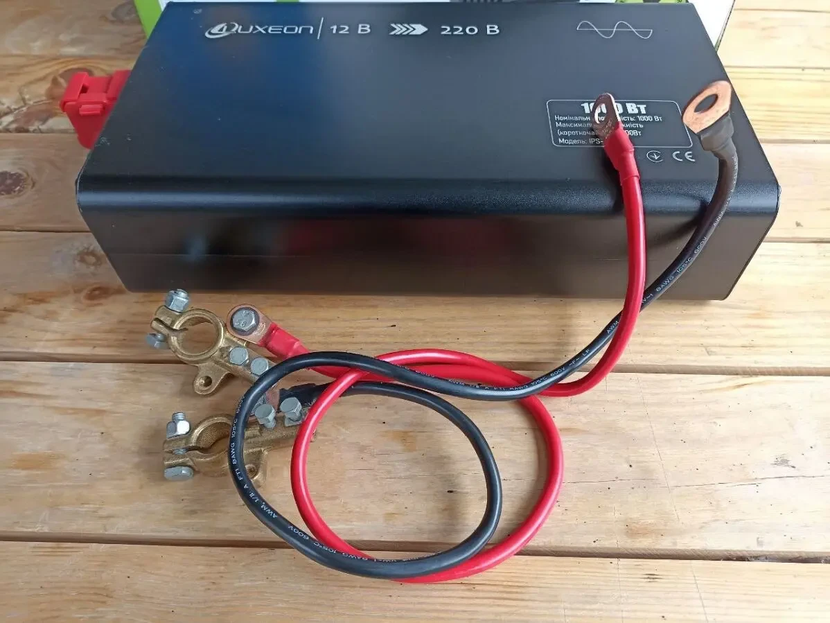 Інвертор Luxeon IPS-2000SD 4