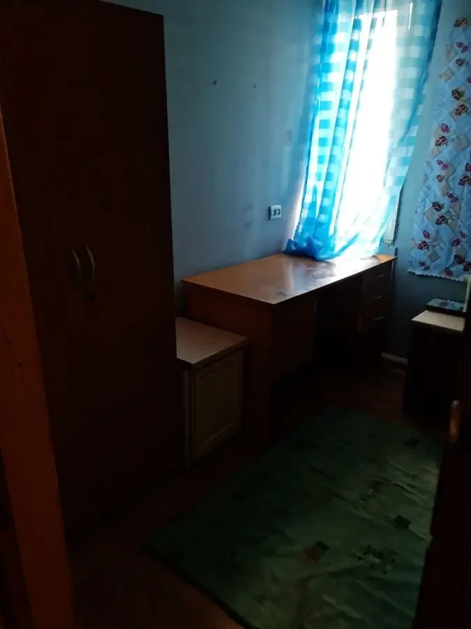 сдам в аренду комнату или место в общежитии г. Вишнёвое 6