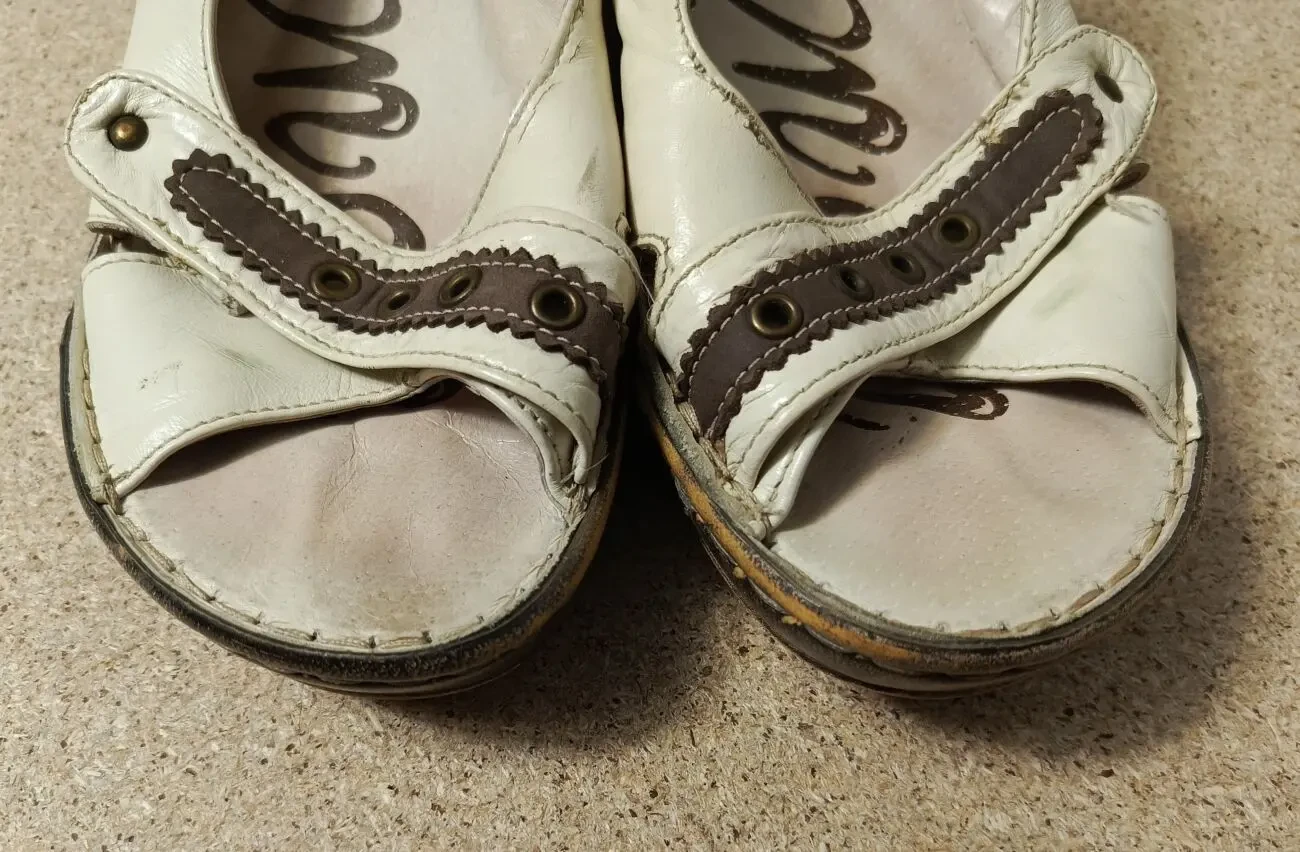 Жіночі шкіряні босоніжки на танкетці Simen.Белые босоножки 40 размера 2