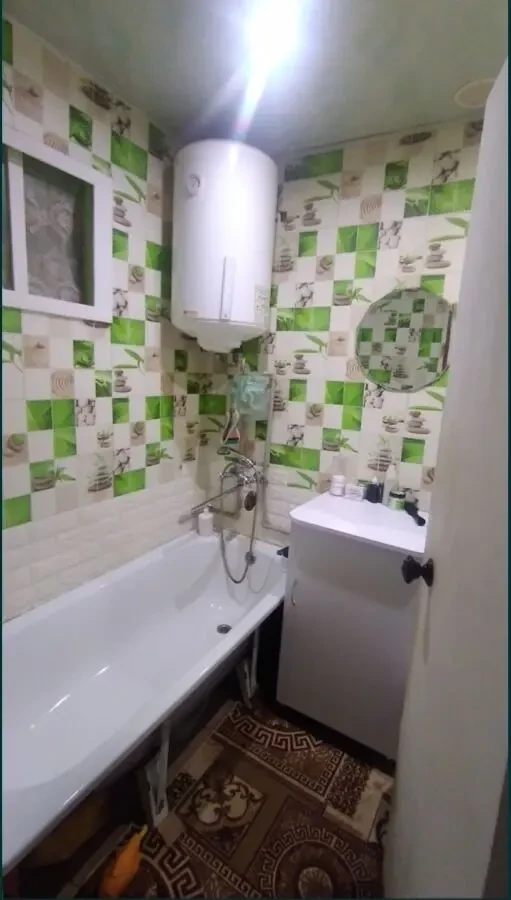 Продам двохкімнатну квартиру 4