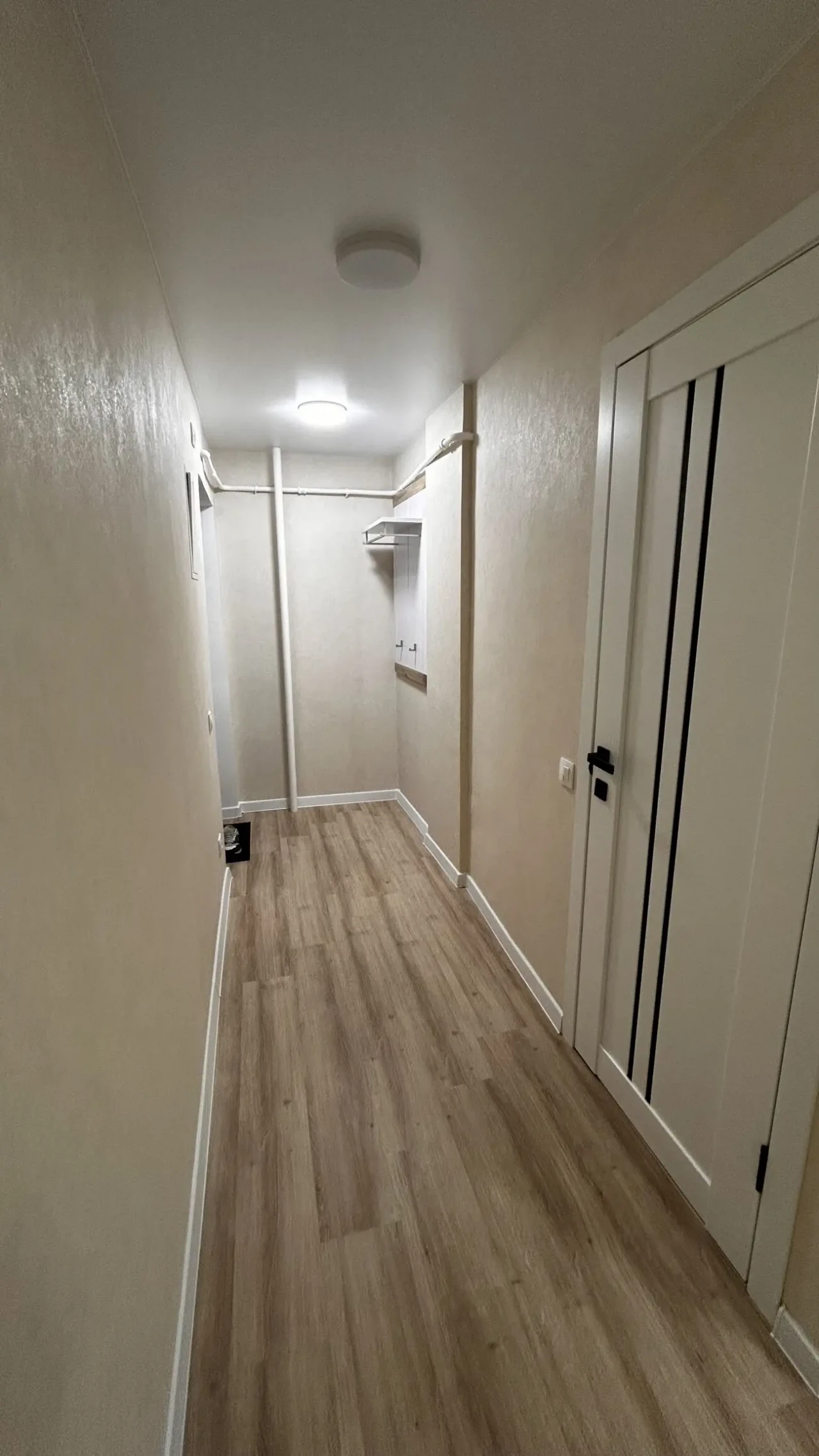 Продаж квартири на Дарницькій площі 5