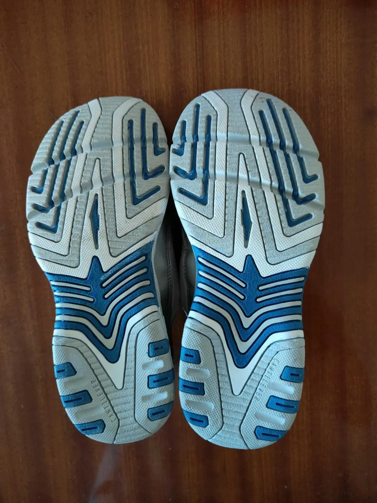 кросівки жіночі 3