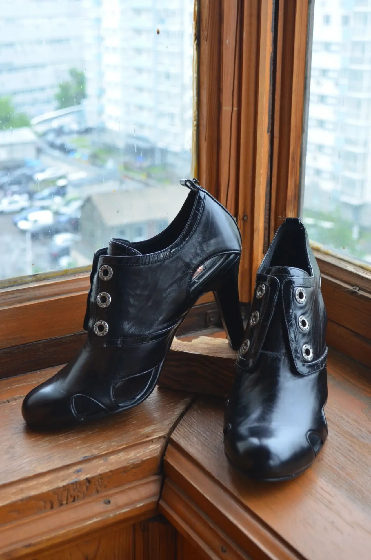 Тефли женские с открытыми вставками 3