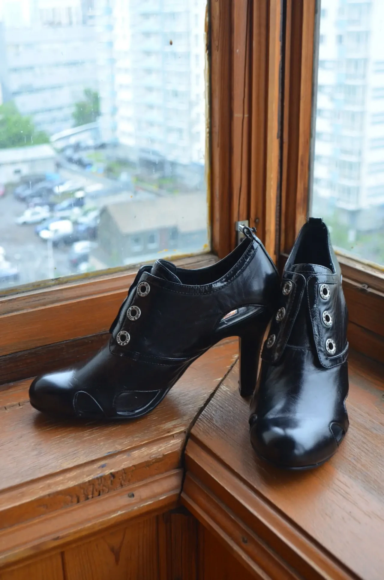 Тефли женские с открытыми вставками 2