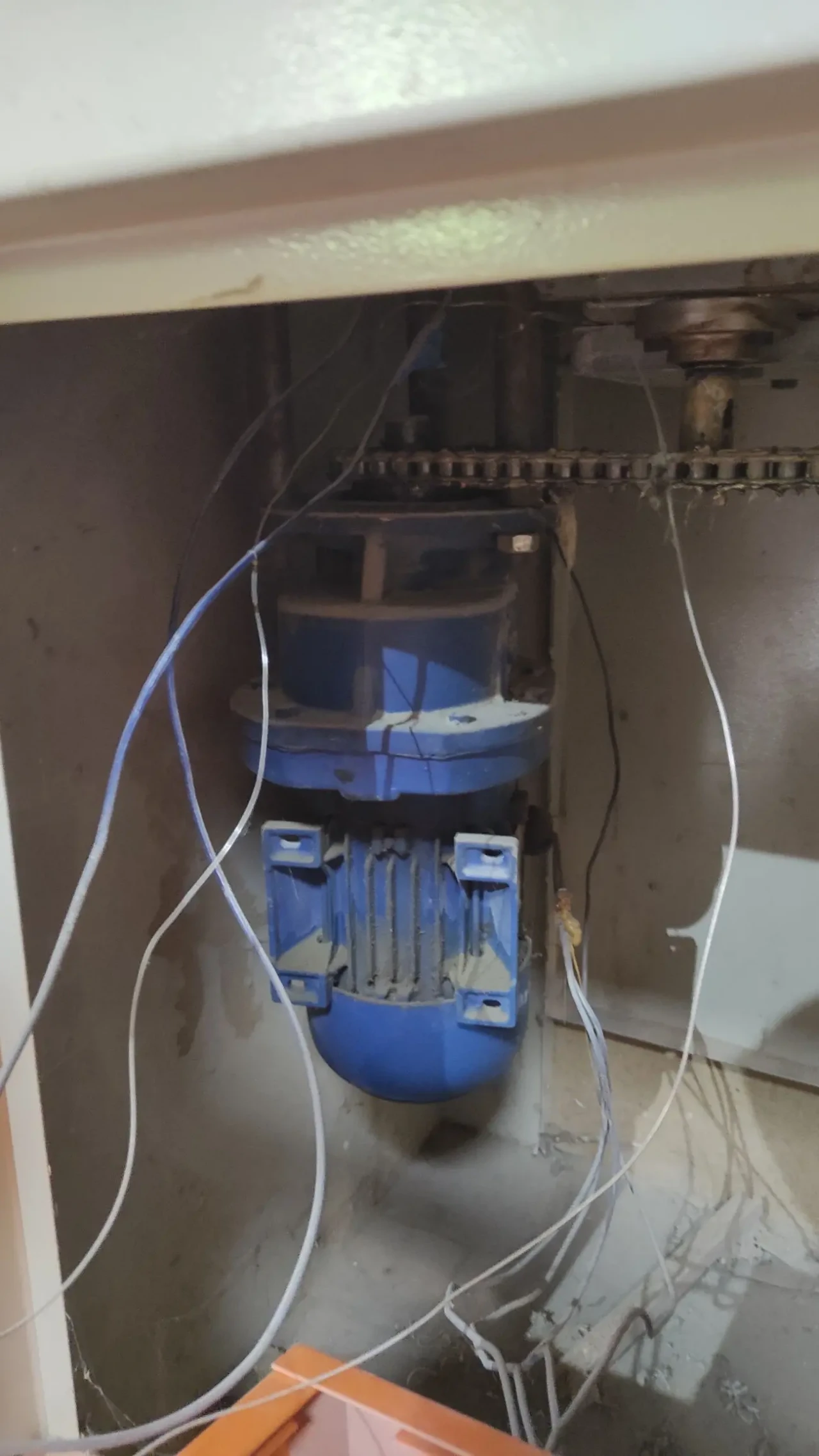 Крайкувальний верстат 3