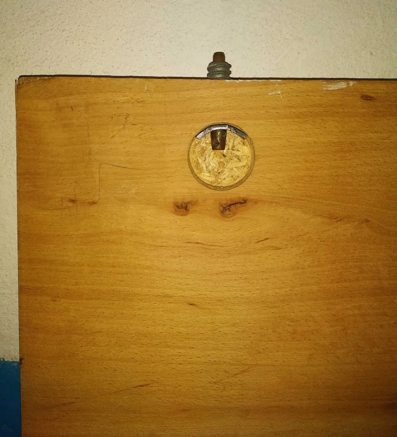 Шкаф доска ДСП древесная плита полка 3