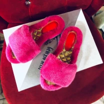 Тапочки з норкою рожеві