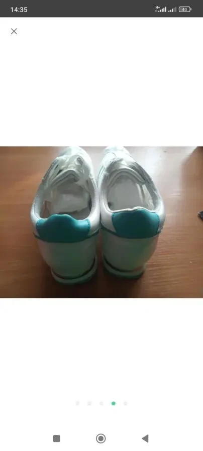 Кросівки на внутрішній танкетці 39 розміру 2