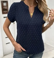 Елегантна темно-синя блуза з V-вирізом та фактурною текстурою