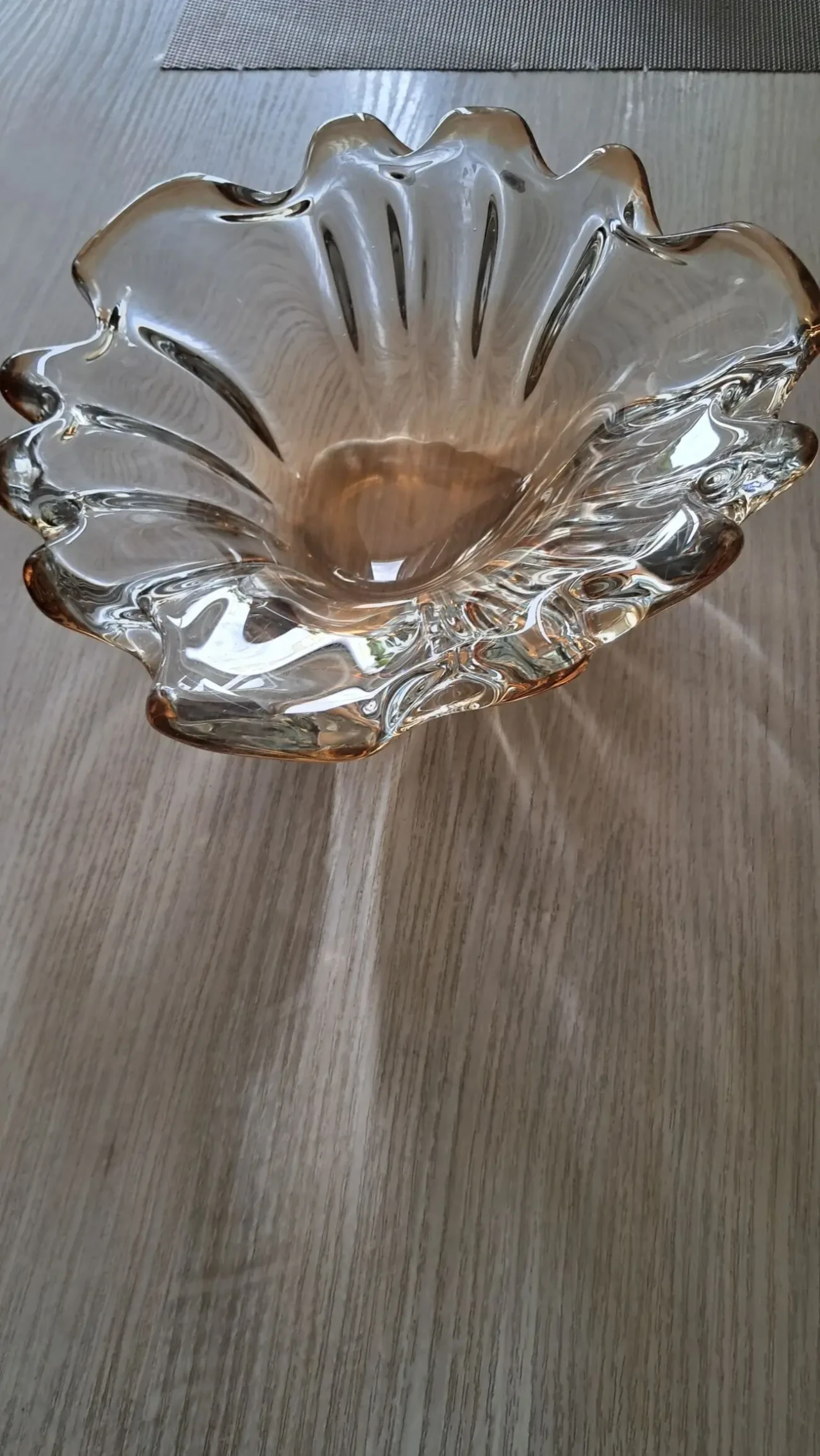 Богемське скло ,медового кольру 3