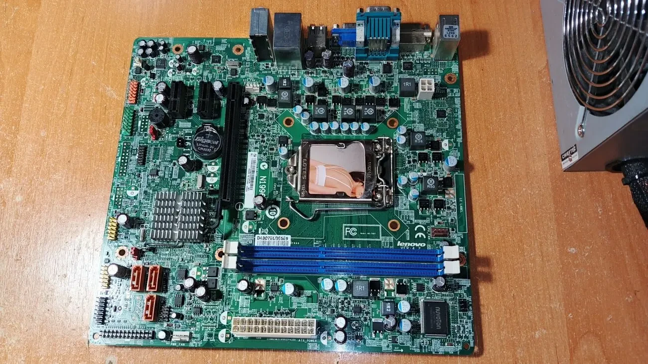 Lenovo IS7XM (s1155,Q77, PCI-Ex16)#2(читать описание)