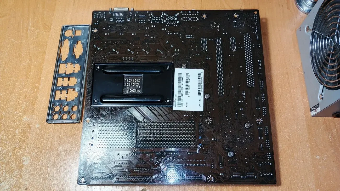 Материнская плата MSI 880GMA-E55 (sAM3, AMD 880G, PCI-Ex16) 2