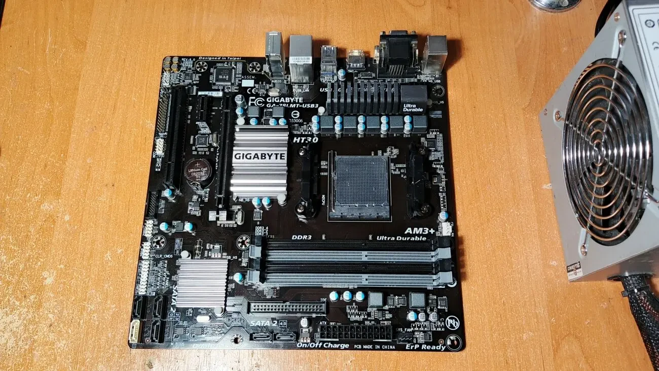 Материнская плата Gigabyte GA-78LMT-USB3 (sAM3+, AMD 760G, PCI-Ex16)
